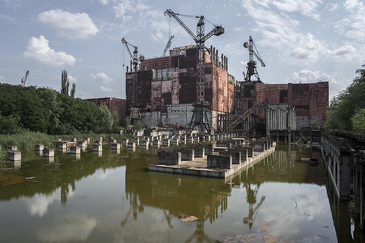 high five, out of source #50, ukraine, 2017 (chernobyl 5 was 80% finished when the accident in chernobyl 4 in 1986 happend. the first crain has collapsed)