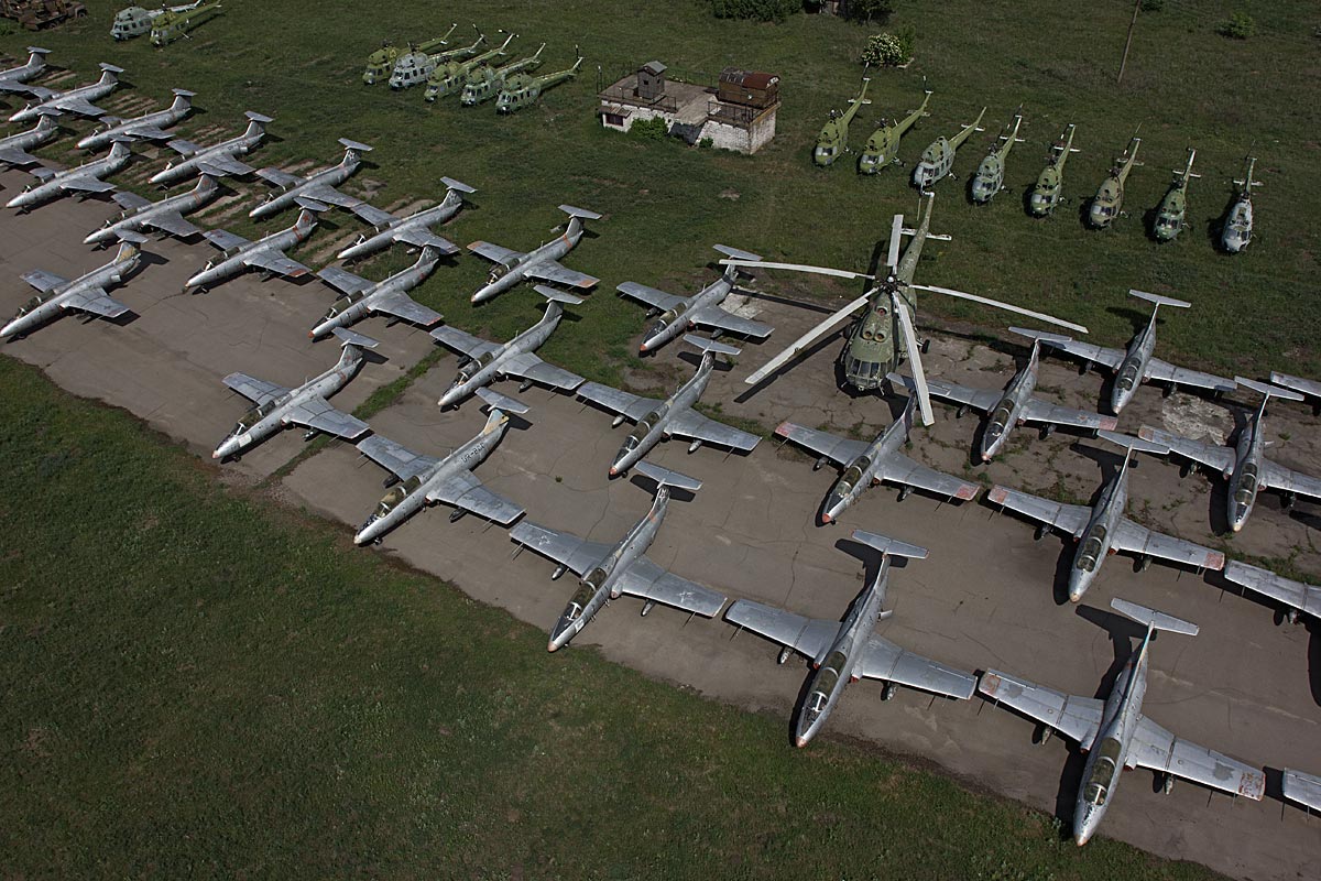 zen or the art of airplane maintenance, rest in peace #58, ukraine, 2012 (inherited from the ussr the ukraine is undecided if they don't need or can't maintain the migs)