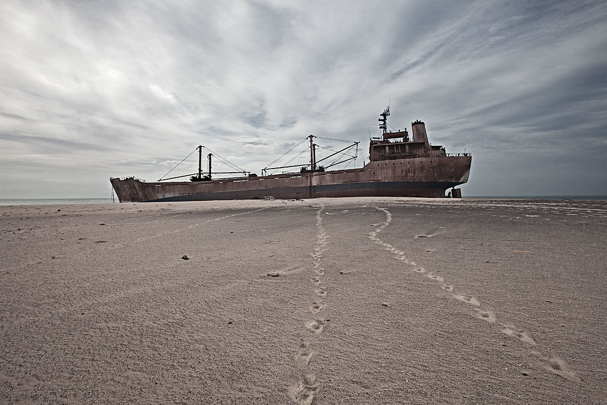 stranded #4.1, mauretania, 2011 (mv united malika ran aground on 04.08.2003 - all were rescued by the mauritanian navy)