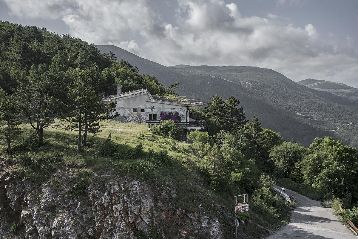 no vacancy #74, croatia, 2017 (hotel with great views of the adria over sinj that is closed since the balkan war)