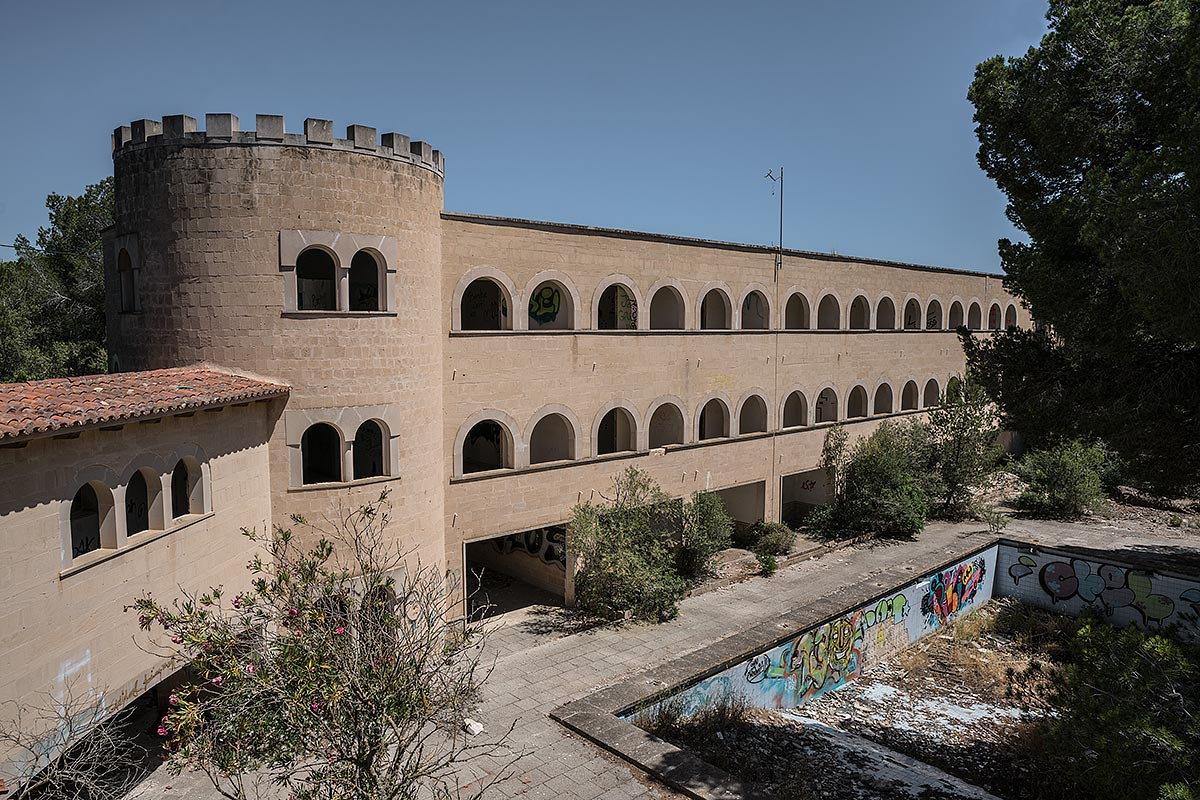 no vacancy #72, spain, 2017