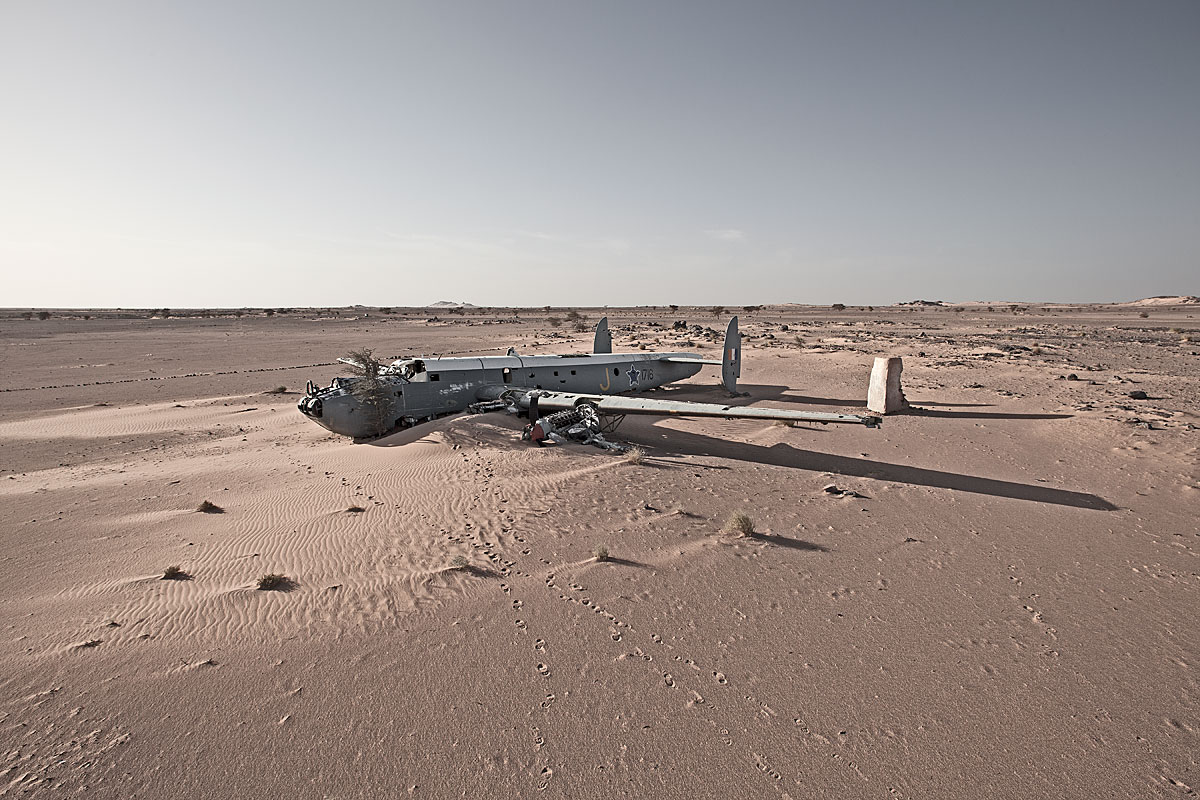 passion is rebel to reason, happy end #4.1, westsahara, 2011 (all 19 on board survived the forced landing and got rescued in 1994)