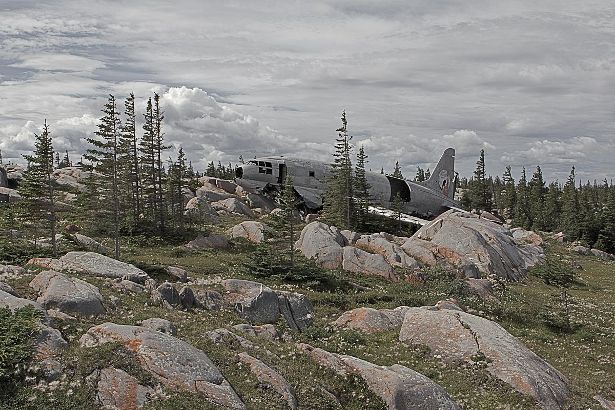 never eat more than u can lift, happy end #5.1, canada, 2011 (all 3 on board survived the forced landing and got rescued in 1979)