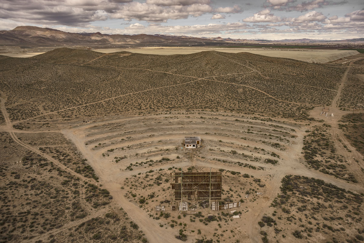 it was a pleasure #70, usa, 2016 (drive-in cinema in nevada closed after the army facilities nearbye shut down)