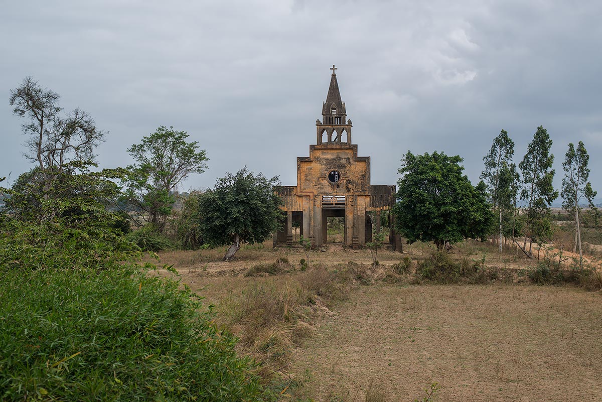 faithless #41, vietnam, 2014 (destroyed in the vietnam war)