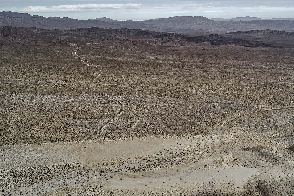 leftscape #21, usa, 2017 (abandoned tracks near the border to mexico)