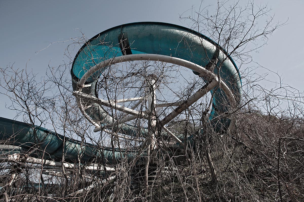 it was a pleasure #8, japan, 2010 (water slide, now demolished)