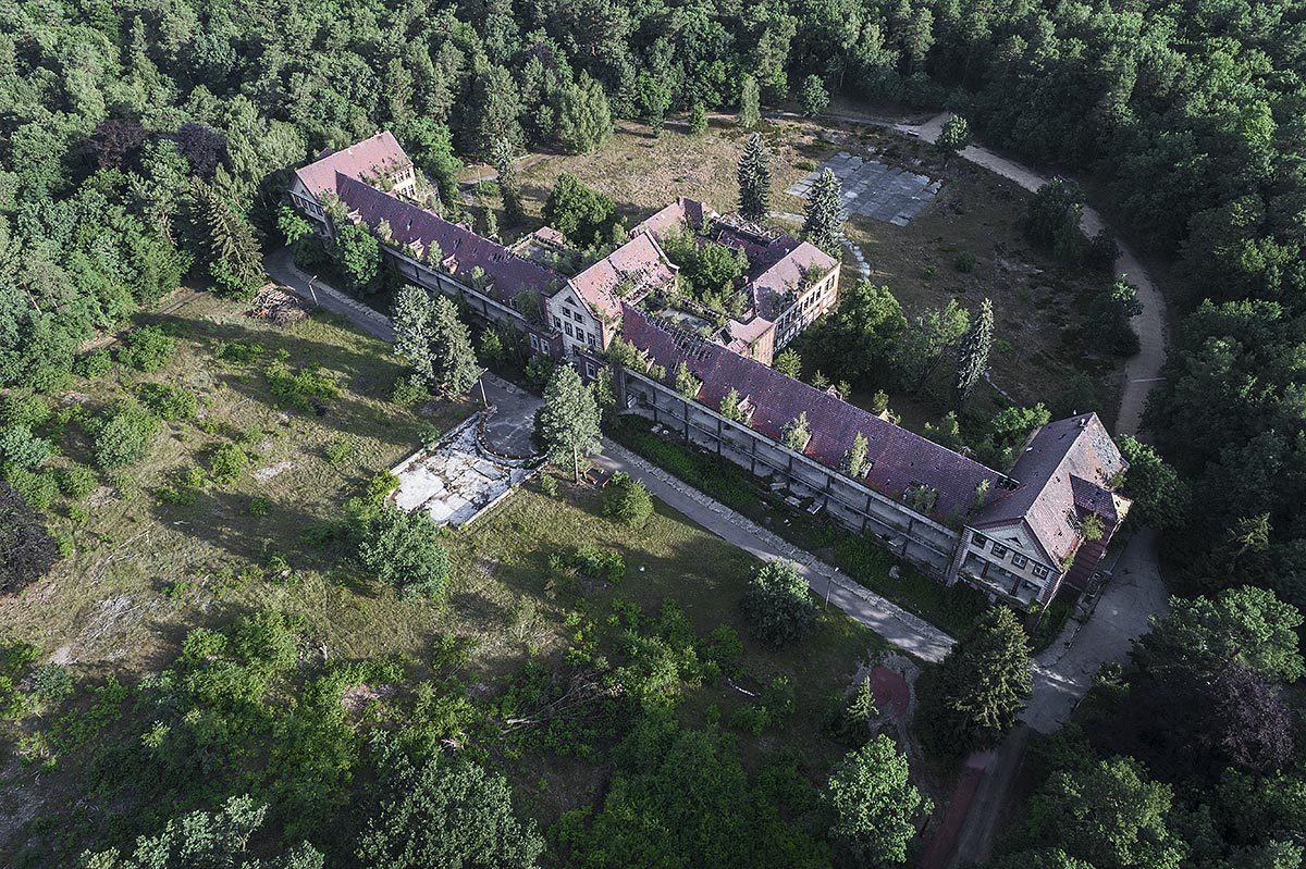 lost berlin #6, germany, 2017 (the Beelitz hospital was built from 1898-1930 and had 60 buildings. After WW2 used as Soviet Army hospital. Many buildings remain abandoned since the 90s)