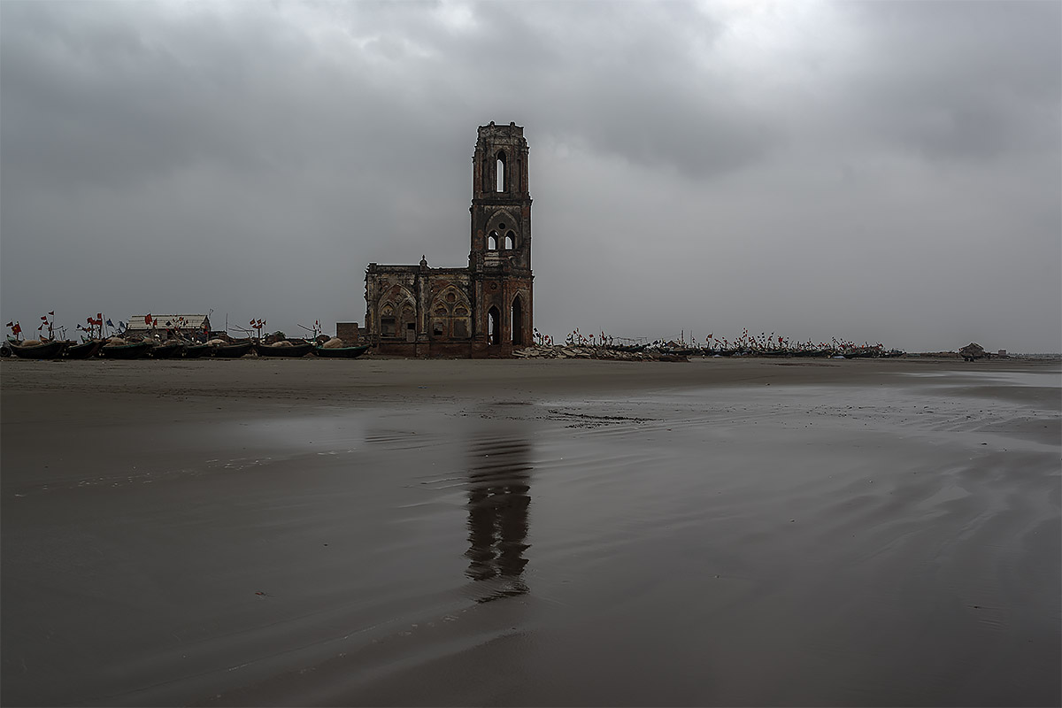 faithless #40, vietnam, 2014 (built too close on the ocean it now helps the local fishermen to navigate)